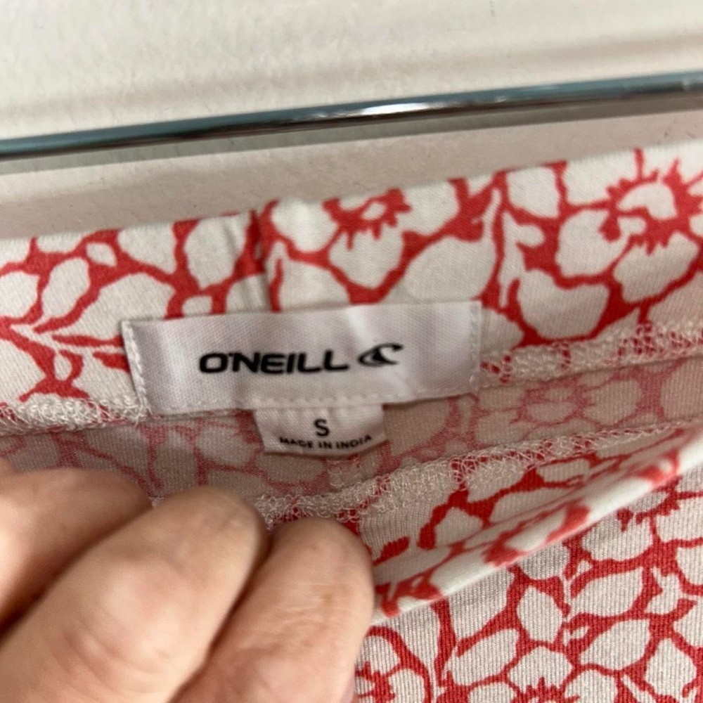 O'Neill Red and White Floral Pants - Picture 3 of 6
